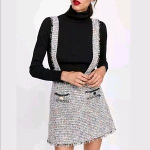 Bloggers favorite Tweed skirt with suspenders